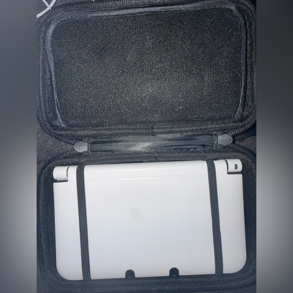 Nintendo 3DS XL Handheld System Black With Skin & case - Picture 4 of 6